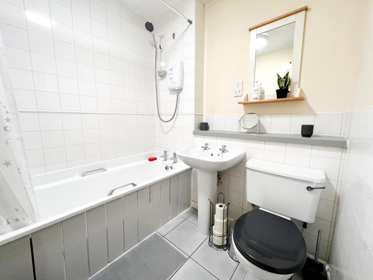 2 Bedroom - River Clyde Home - Parking Glasgow Extérieur photo